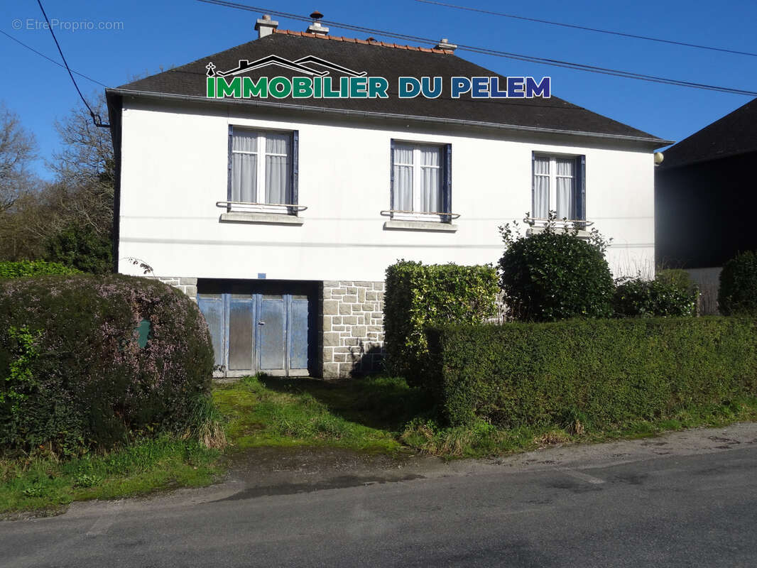 Maison à ROSTRENEN