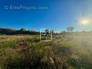 Terrain à LA CHAPELLE-AUBAREIL