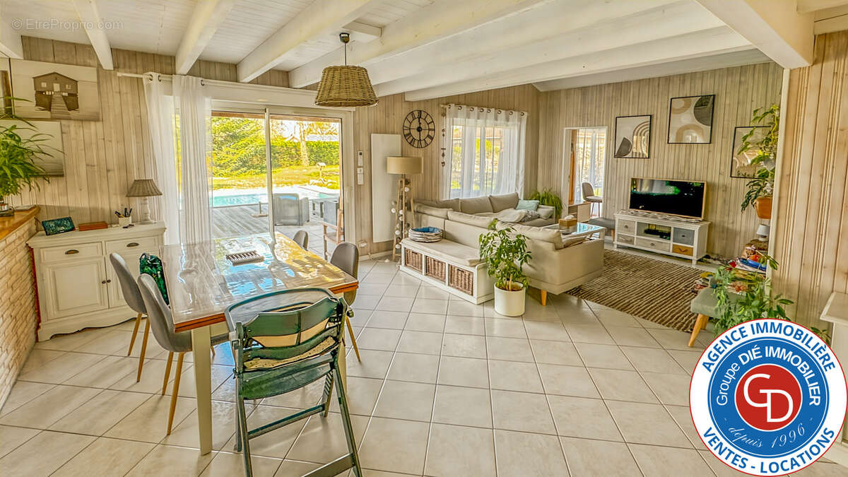 Villa avec 5 chambres, garage et piscine - photo 17