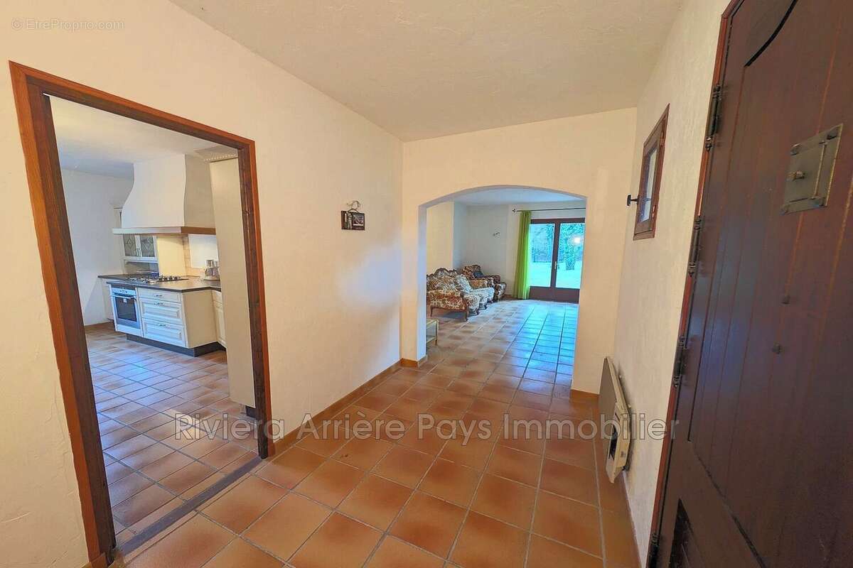 Maison à PUGET-THENIERS