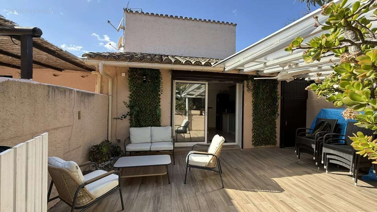 Maison à SANTA-MARIA-POGGIO