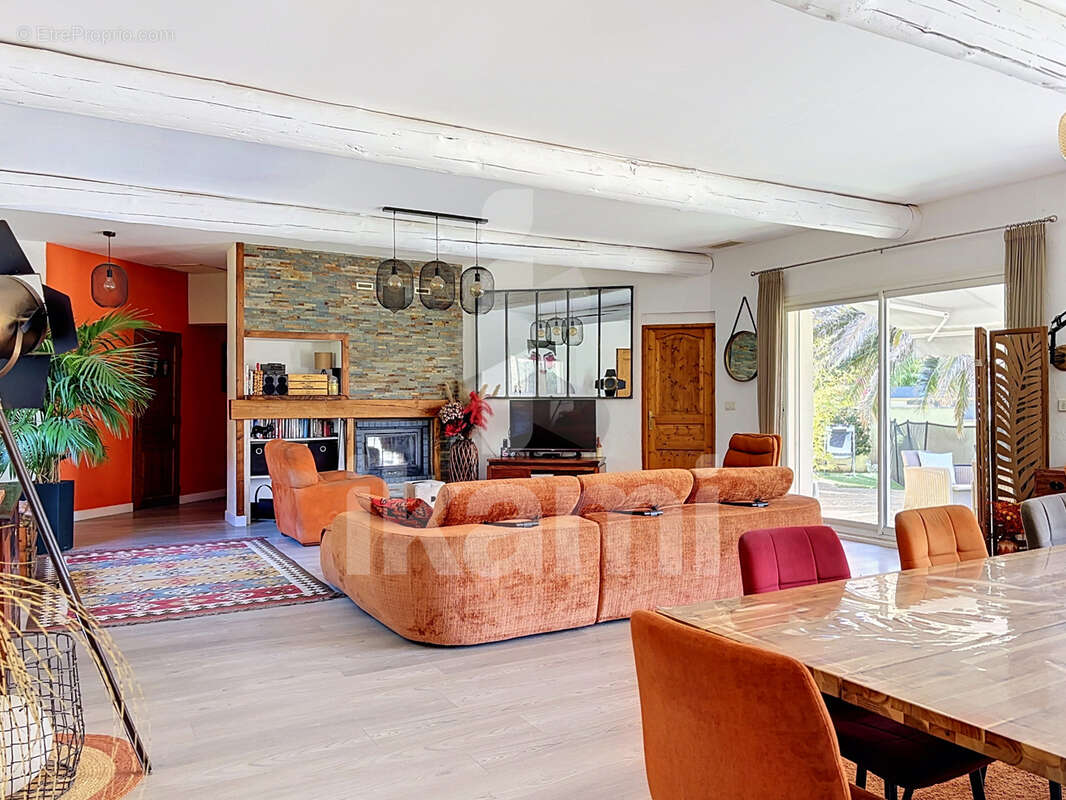 Villa plain-pied 162 m2 - 6 pieces - piscine - double garage - dependance - photo 10