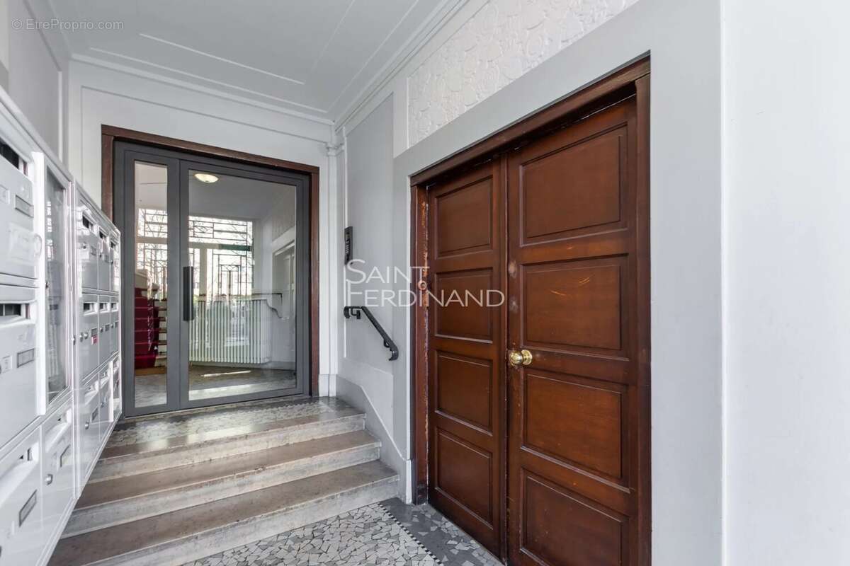 Appartement à PARIS-17E