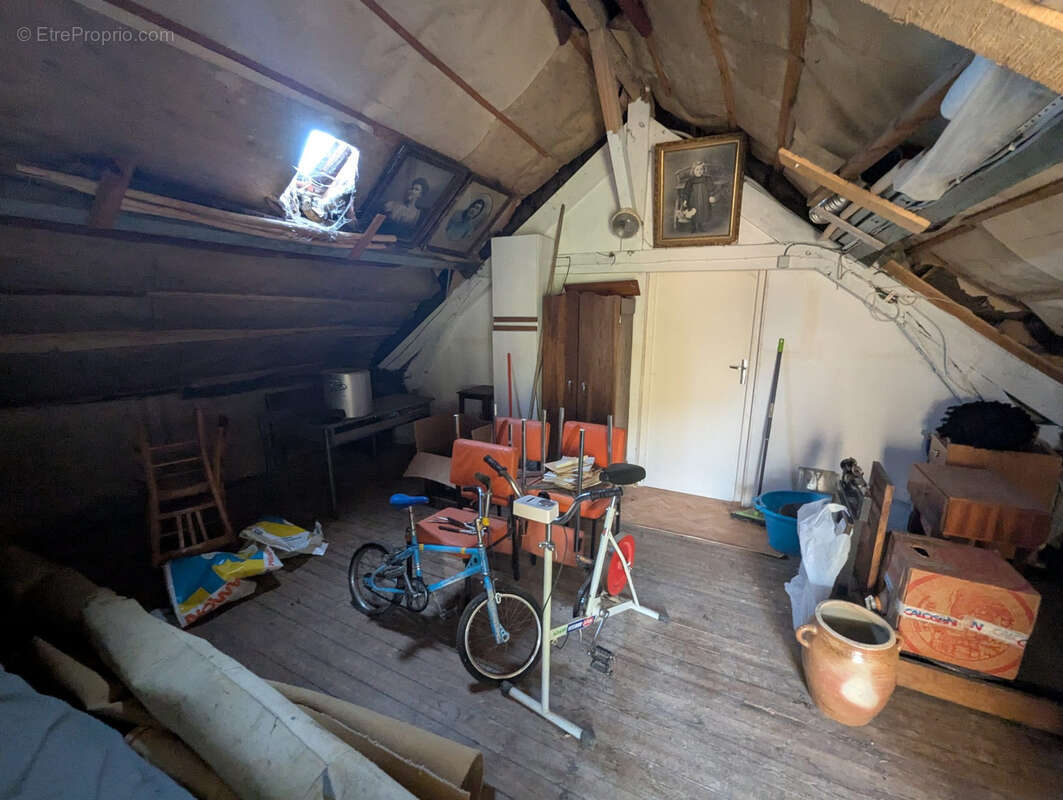 Maison à MONTGIVRAY