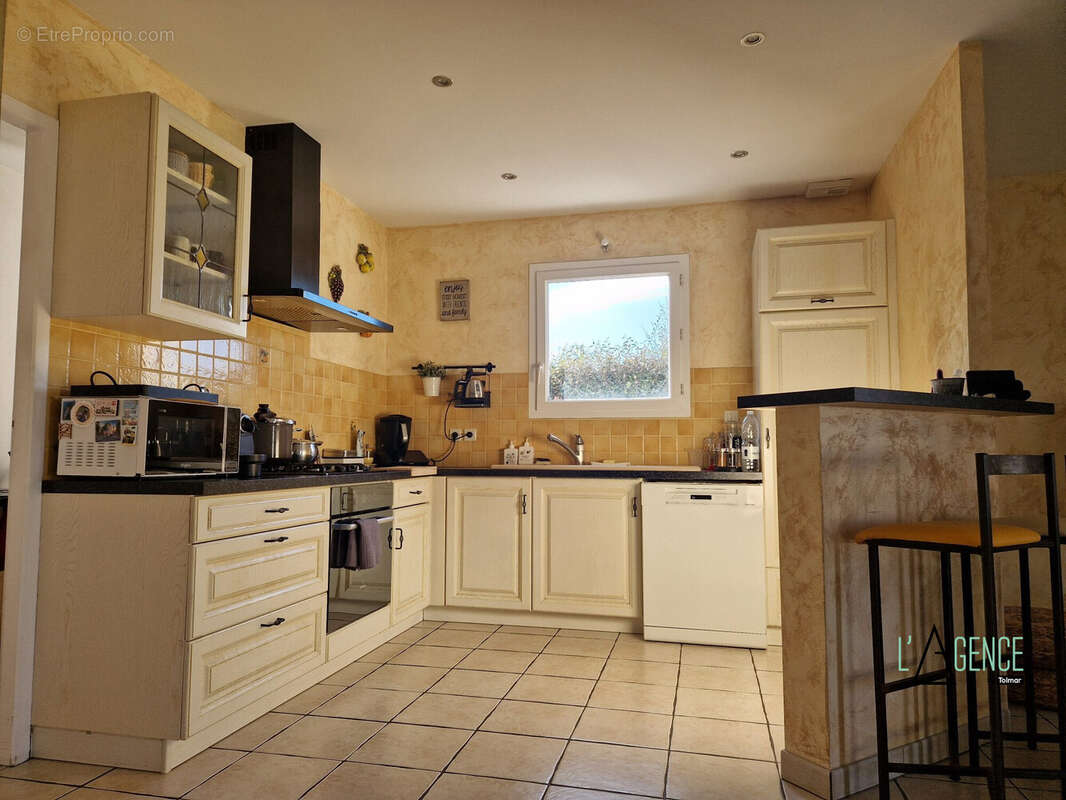 Maison 136 m² à Civrac-De-Blaye  - photo 5