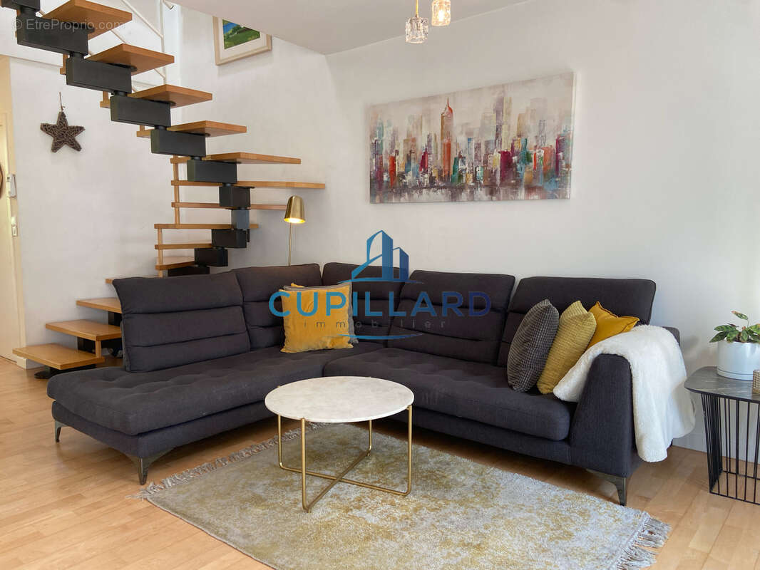 Maison T5 - 97m2 - Véranda - garage - secteur Marcombes - photo 8