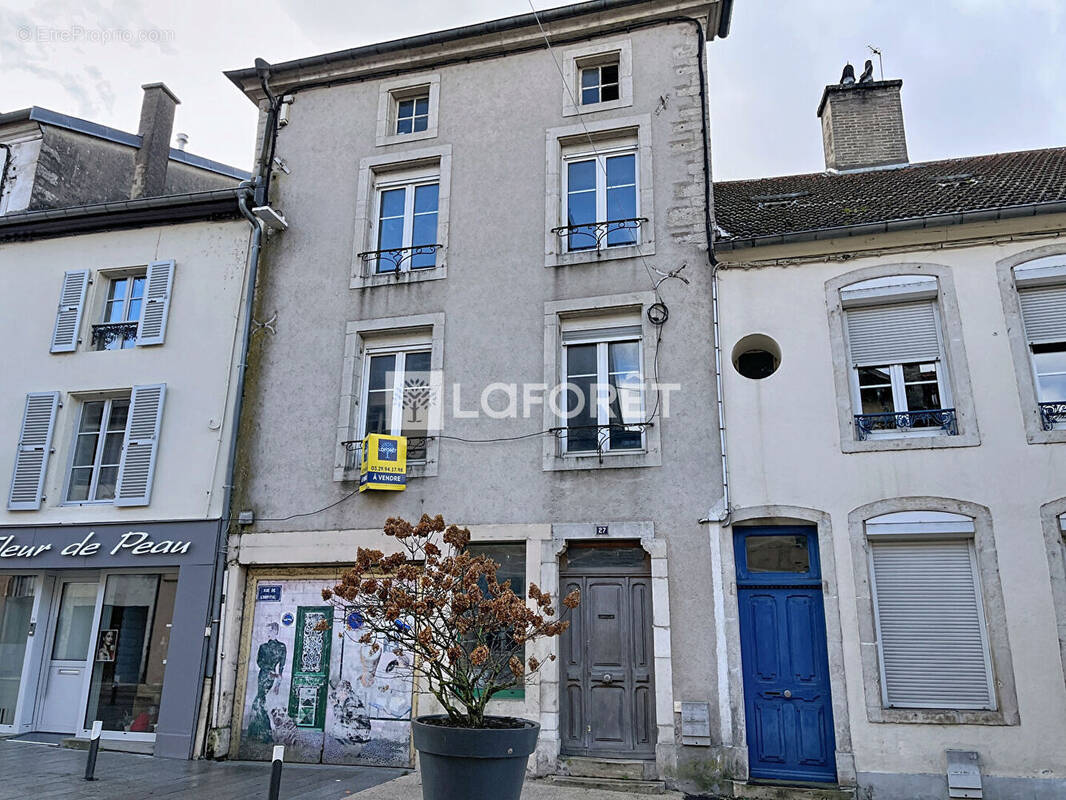 Maison à NEUFCHATEAU