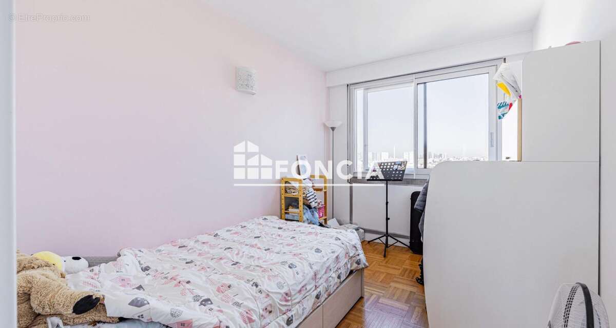 Appartement à PARIS-15E