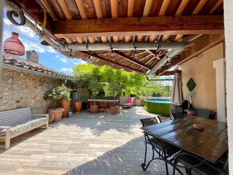 Maison à ROUSSILLON