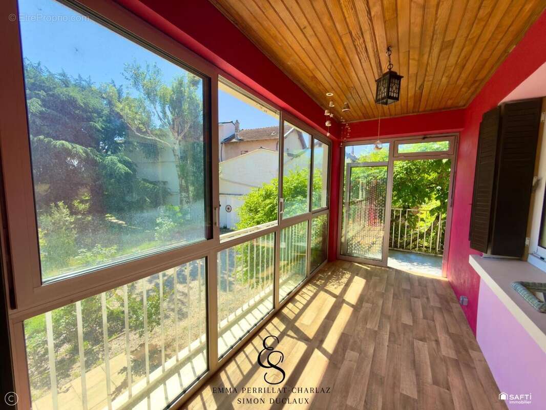 Maison 270 m² à Saint-Rambert-D'albon  - photo 8