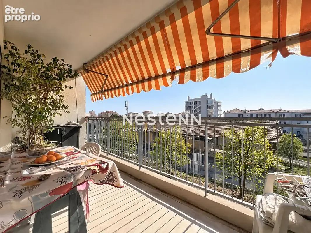 Appartement à VALLAURIS