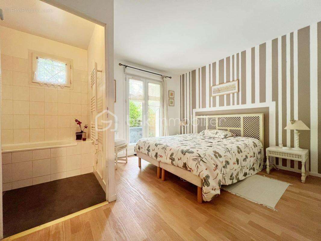 Rare ! 2 pieces avec double terrasse et jardin - photo 11