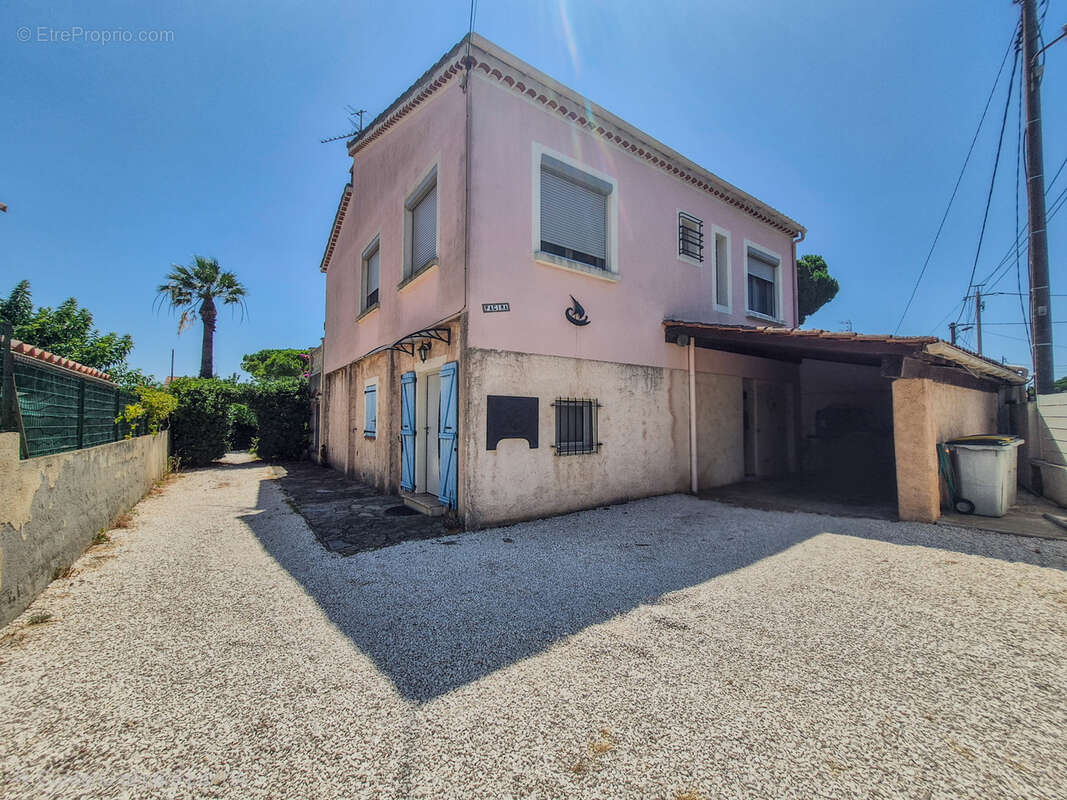 Maison de 4 chambres avec jardin en bord de mer - L'Ayguade - Hyères - photo 3