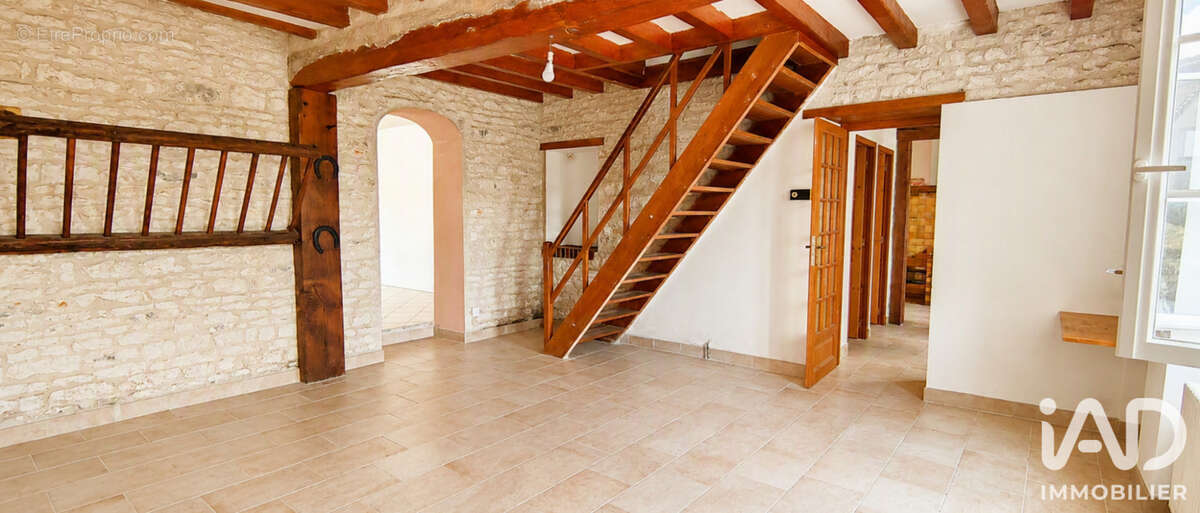 Maison 140 m² à Poilly-Sur-Tholon  - photo 2