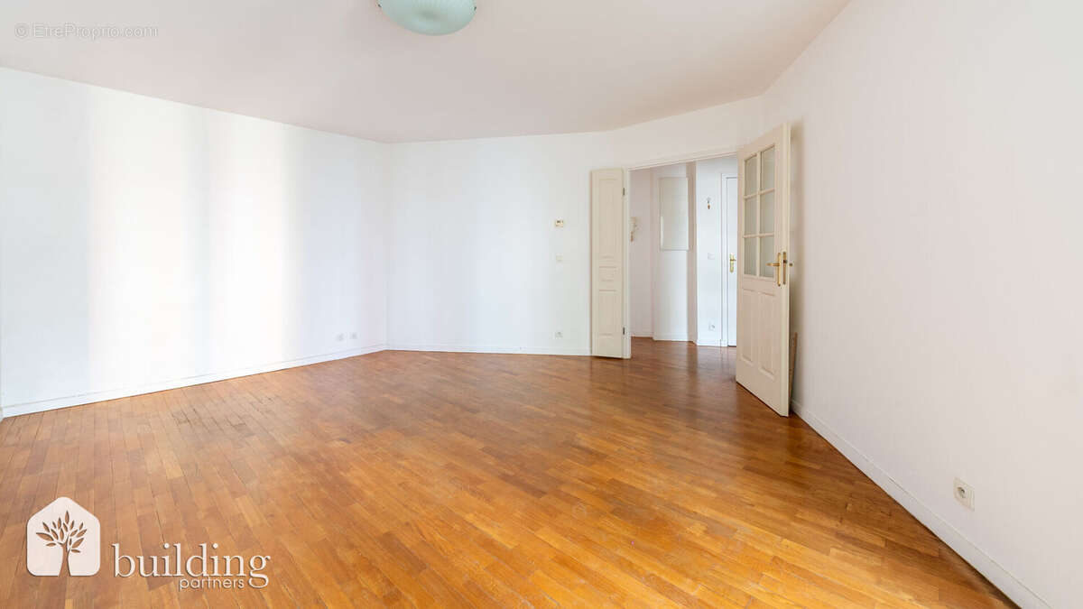 Appartement à COURBEVOIE