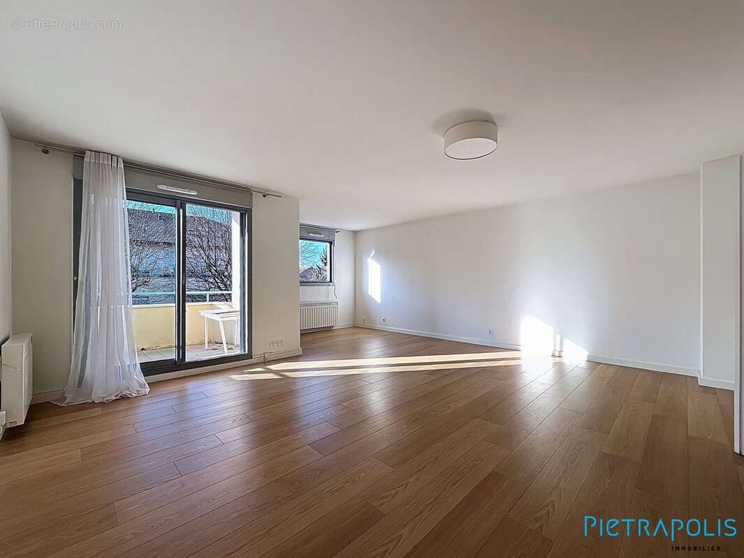 Appartement à FERNEY-VOLTAIRE