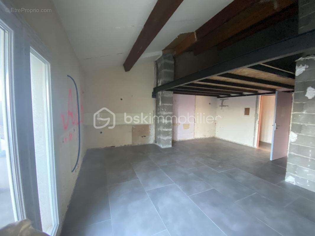SAINT-CHRISTOL ((84) - Créez votre T3 sur mesure ! Plateau sous forme d'appartement de 77 m² env. situé au 3ème étage avec ascen - photo 11