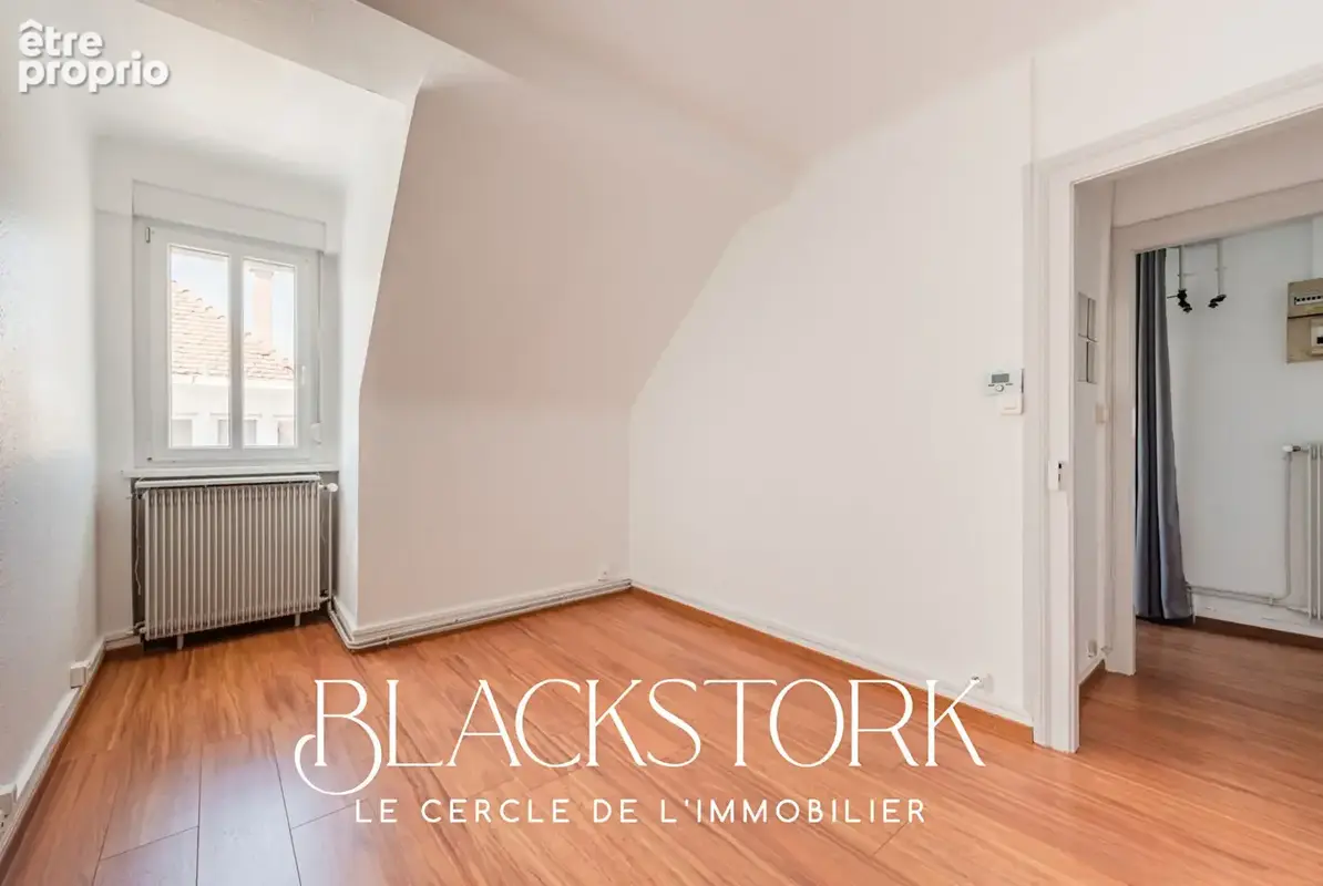 STRASBOURG CONTADES  Charmant 1 pièce  au dernier étage d'une maison de maître - photo 2