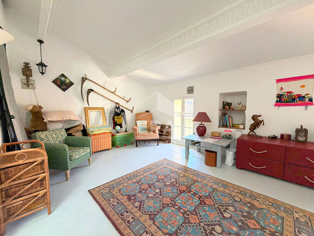 Maison à VILLELAURE