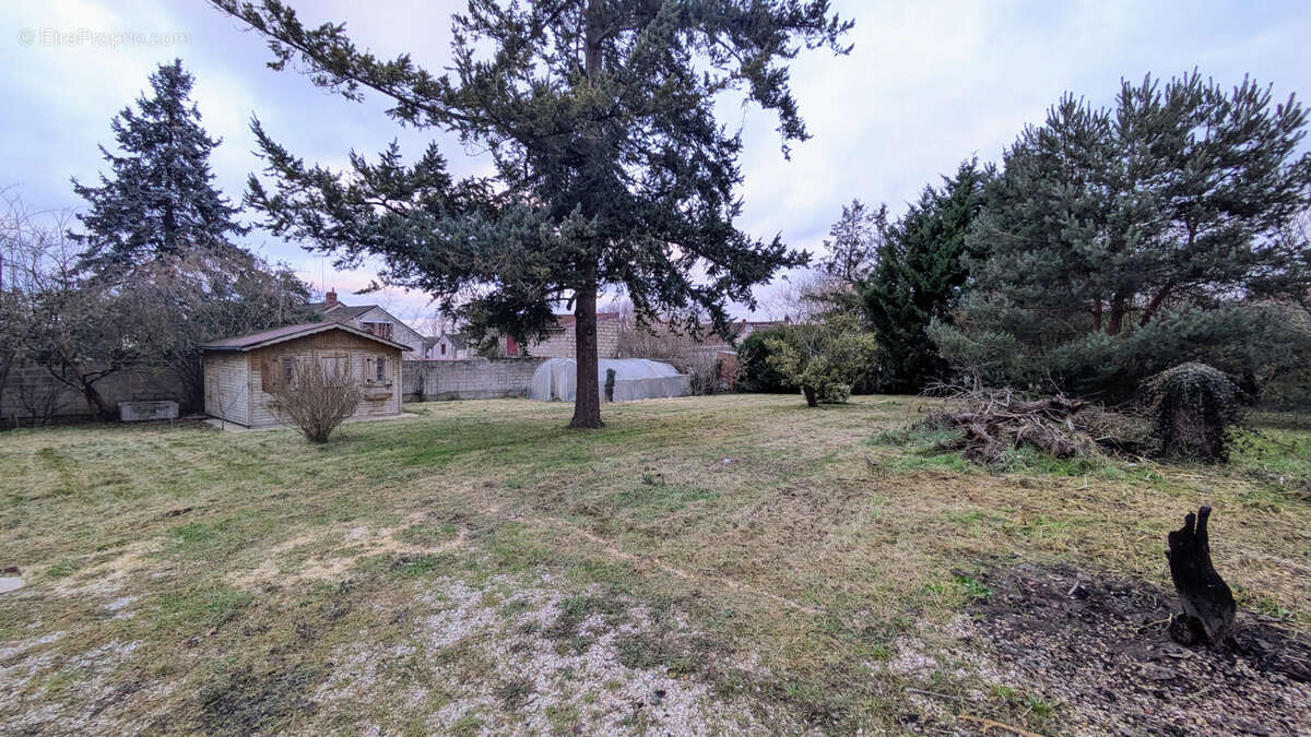 Maison à FLEURY-LA-VALLEE