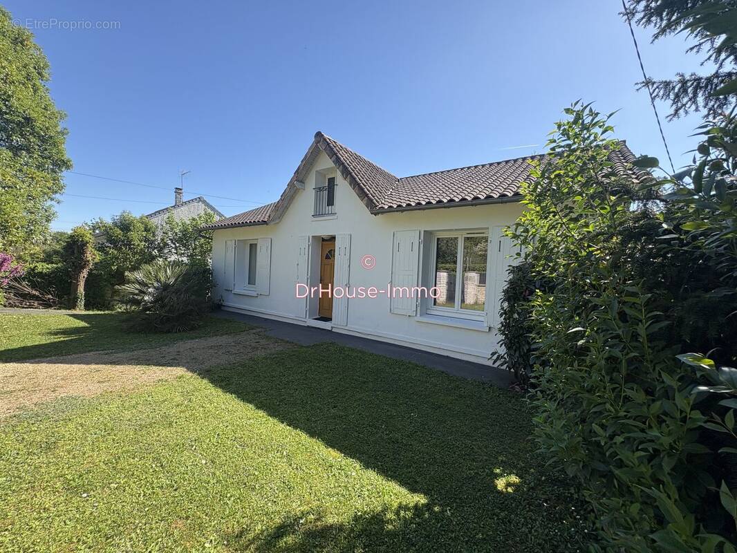 Maison à JAUNAY-CLAN