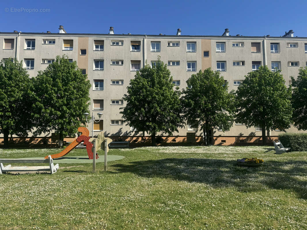 Appartement à SARTROUVILLE