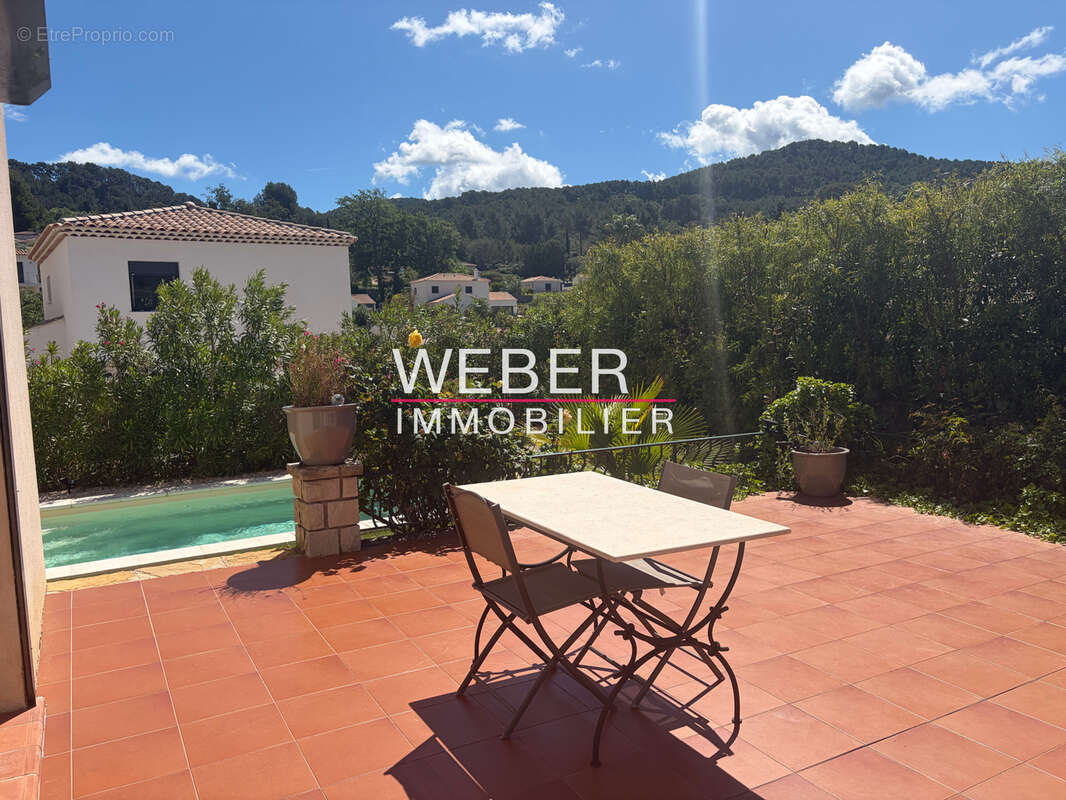 Maison à LE CASTELLET