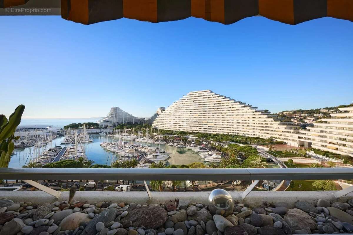 Appartement à VILLENEUVE-LOUBET