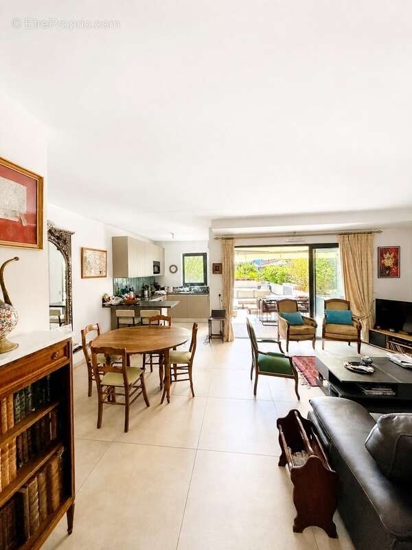 Appartement à HYERES