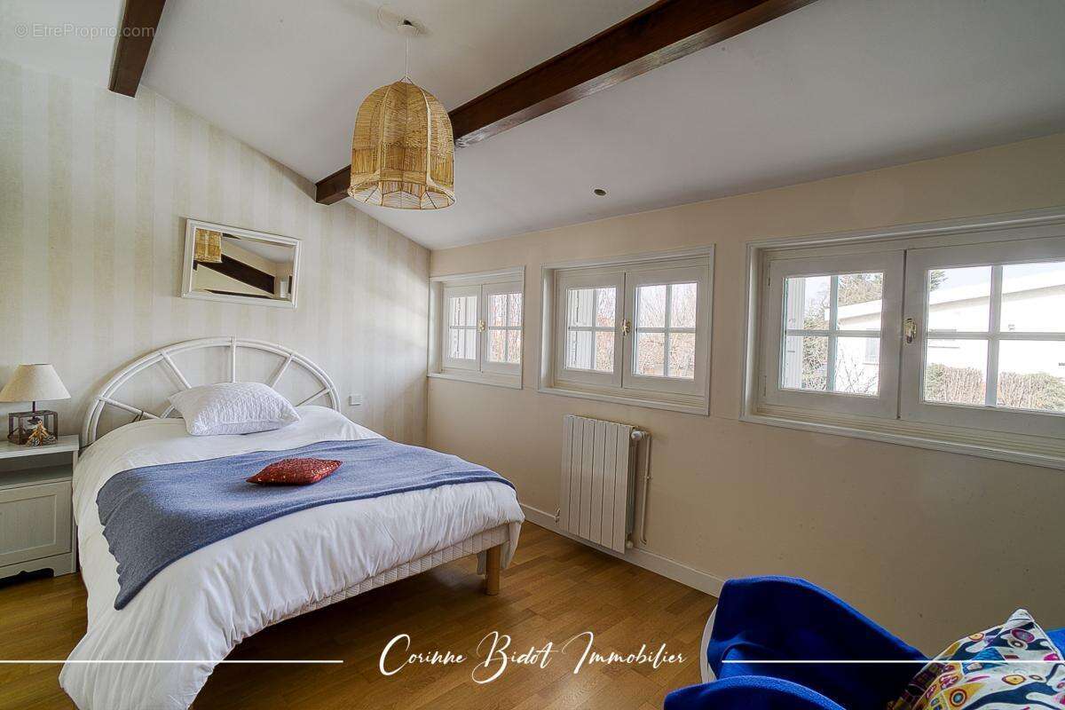 Maison à SAINT-PIERRE-DE-CHANDIEU