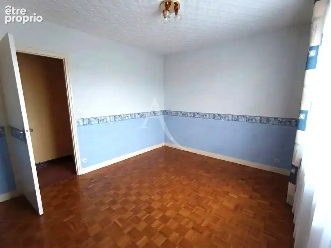 EN VENTE - GARCHIZY - Maison  4 chambres sur sous-sol - photo 6