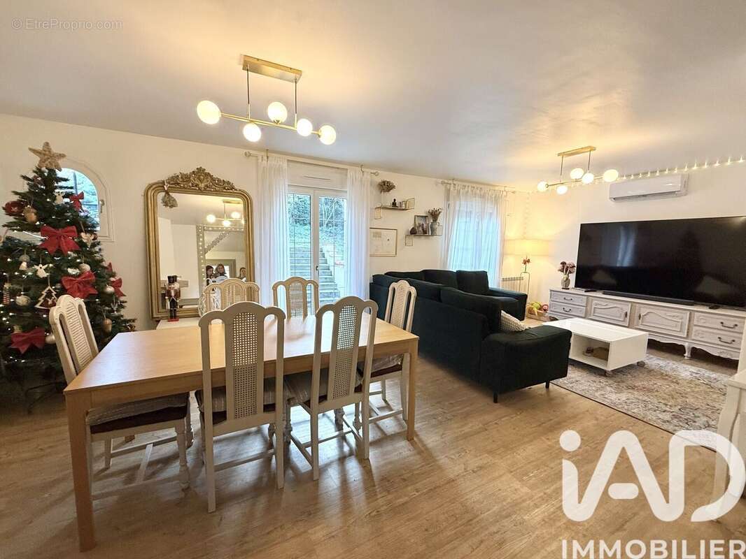 Photo 8 - Maison à LE COUDRAY-MONTCEAUX