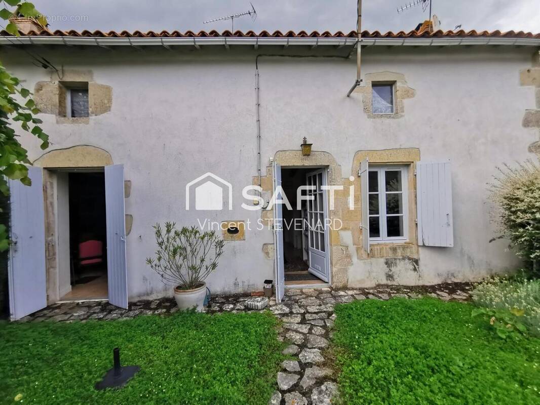 Photo 1 - Maison à LIMALONGES