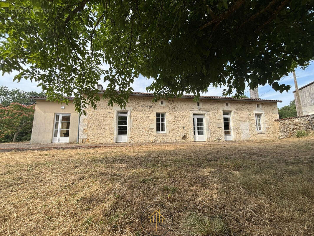 Maison à BROSSAC