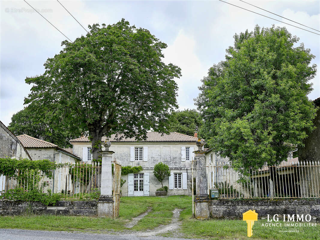 Maison à SAINT-FORT-SUR-GIRONDE