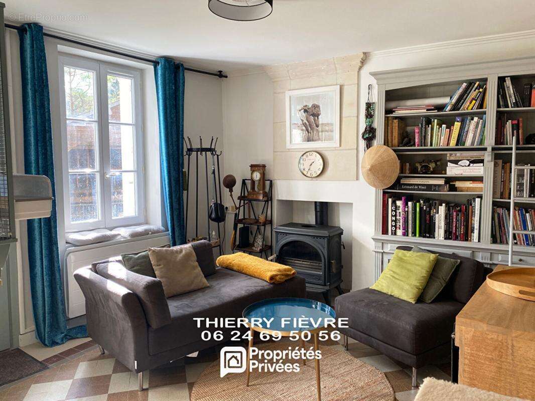 Maison à VILLAINES-LES-ROCHERS