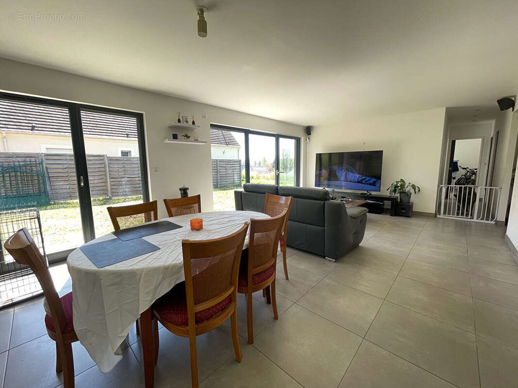 Maison à VILLIERS-LE-MORHIER