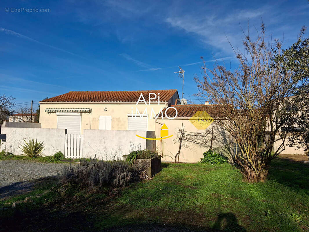 Maison à SALLES-SUR-MER