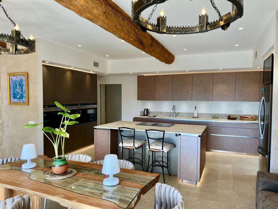 Terrain à TOURRETTES