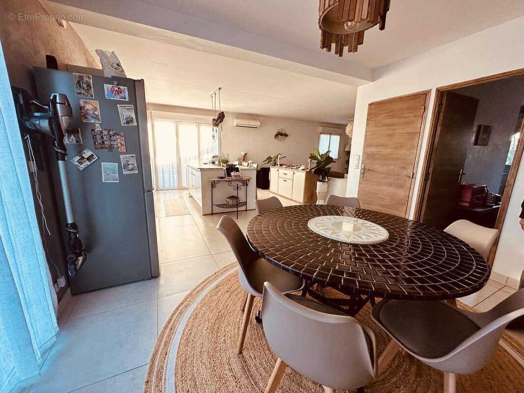 Commerce à TORREILLES