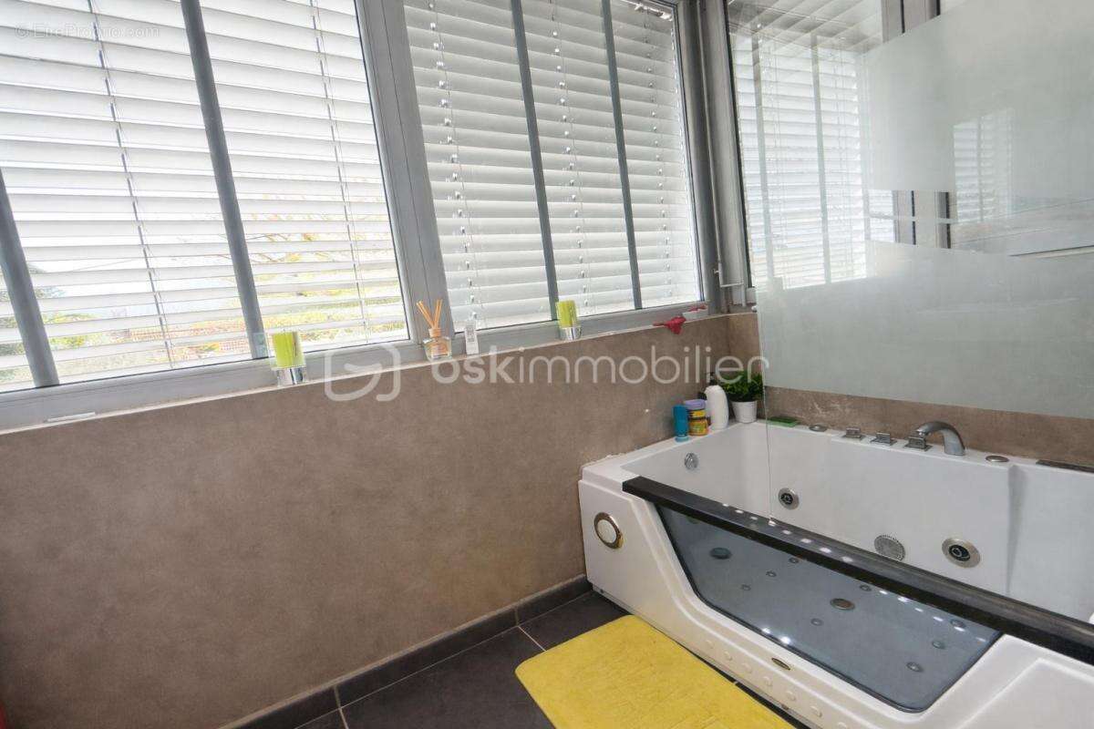  Propriété de charme avec parc arboré, piscine et autonomie en eau – Saint-Hilaire-du-Rosier - photo 16