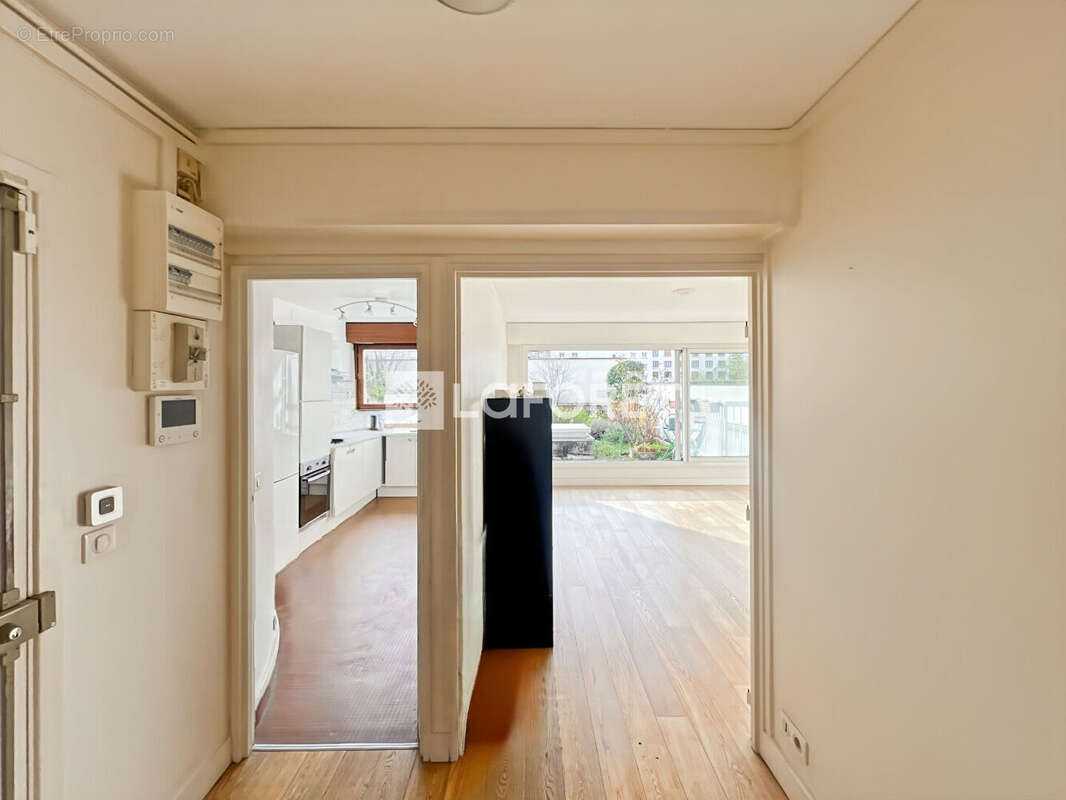 Appartement à PARIS-15E