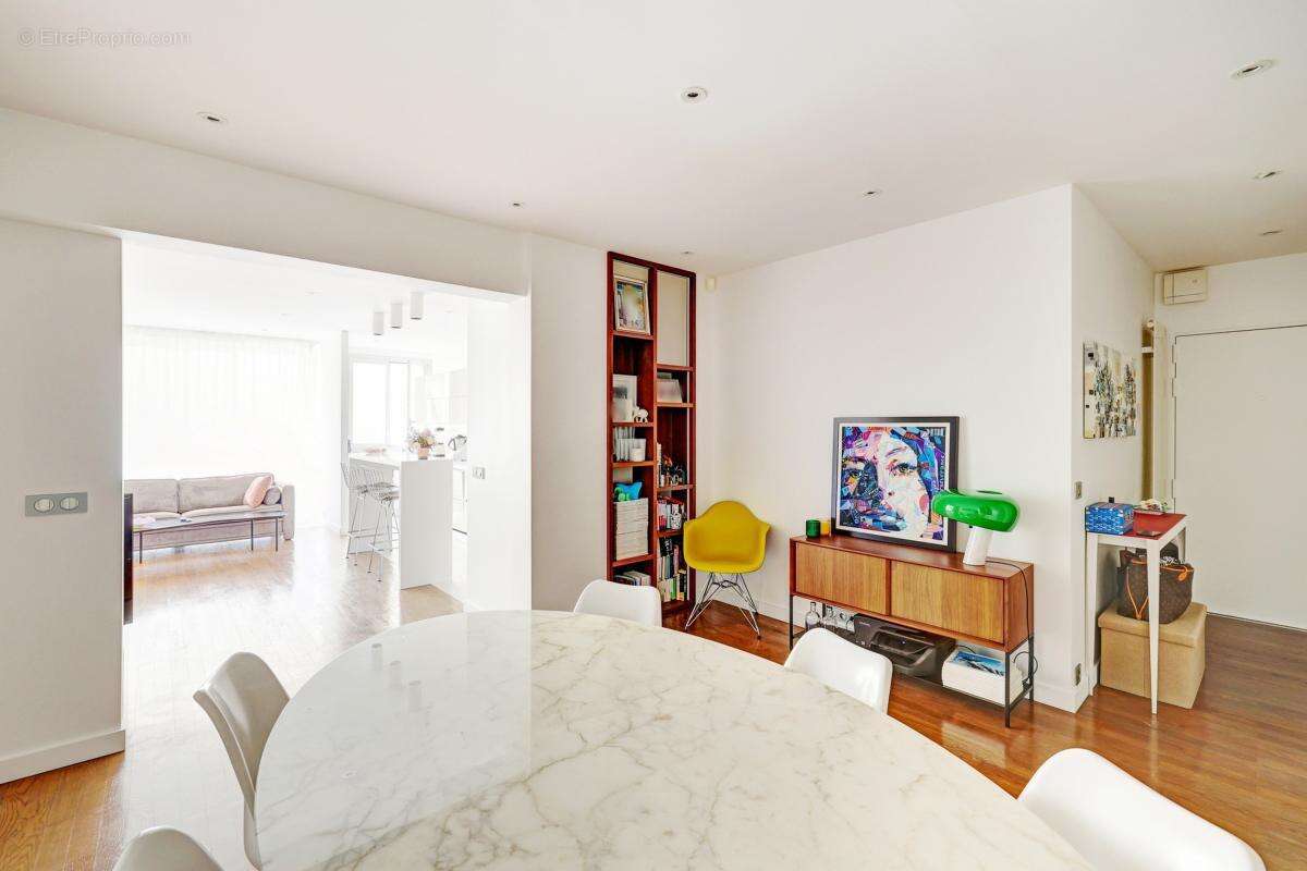 Appartement à PARIS-8E