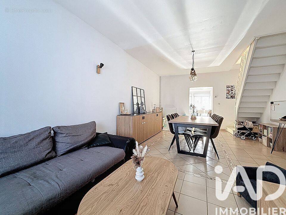 Photo 1 - Maison à NEUVILLE-EN-FERRAIN