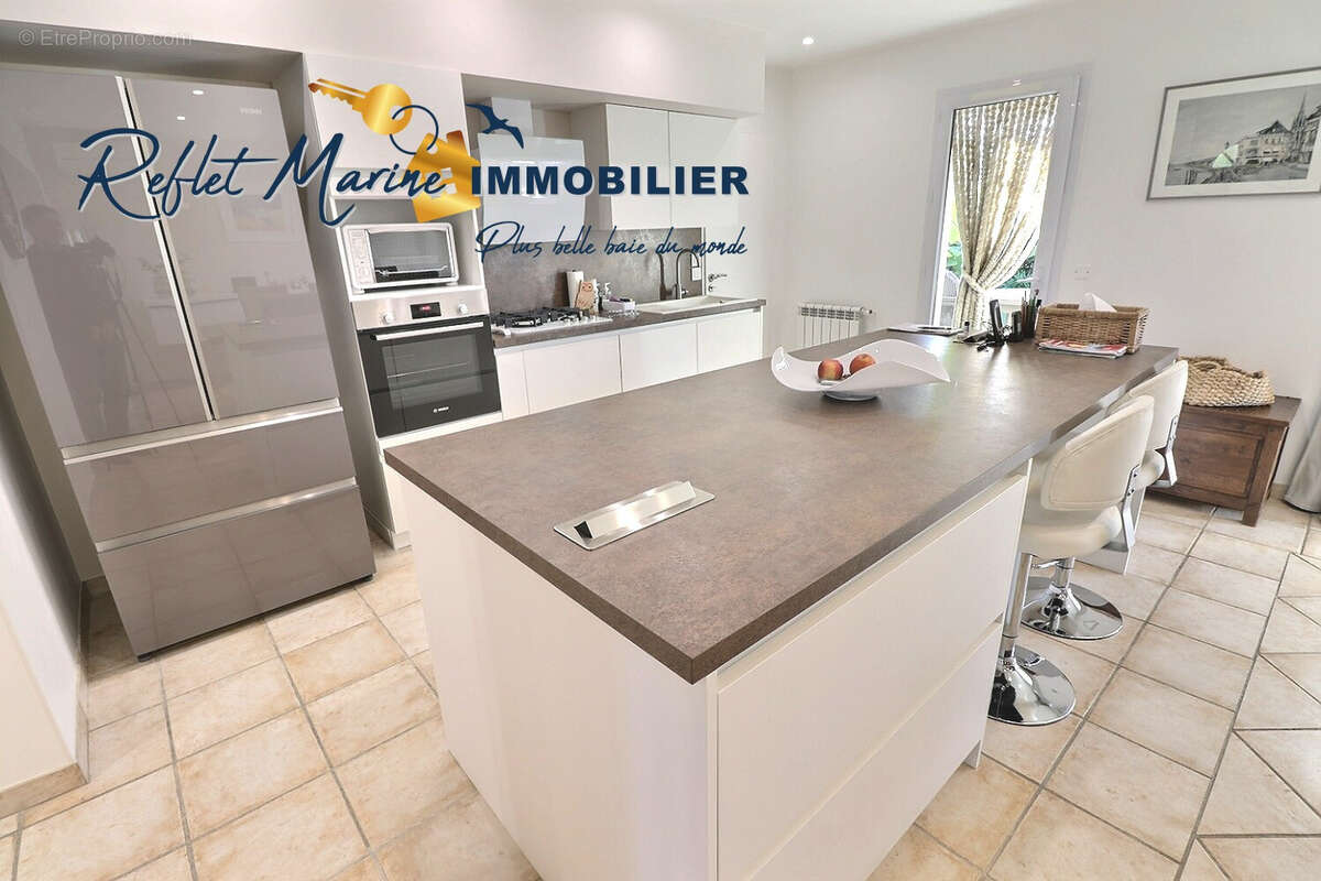 Maison à SAINT-CYR-SUR-MER