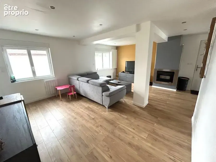 Maison de campagne semi individuelle développant 120m2 et bâtie sur 240m2 de parcelle ! - photo 9