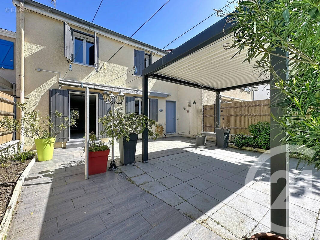 Maison à DECINES-CHARPIEU