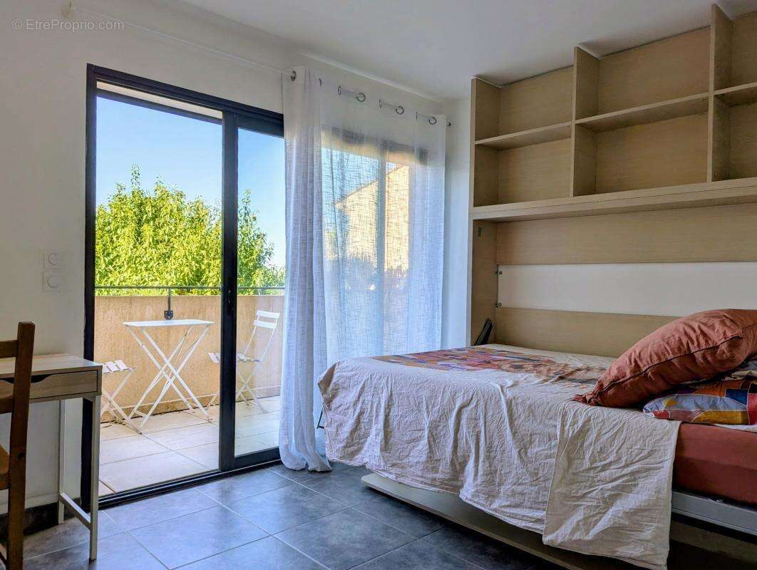 Duplex T3 63 m² à Aix (Les Granettes) avec terrasse, jardin et parking privatif - photo 6
