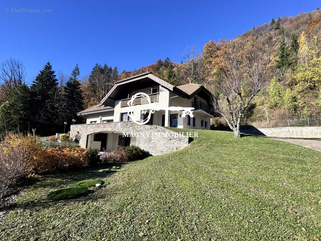 Maison à CHATILLON-SUR-CLUSES