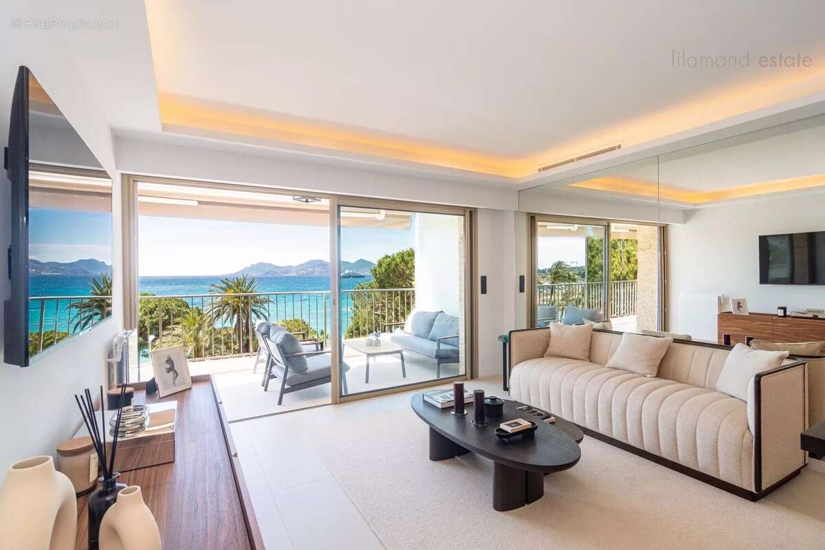 Cannes – Croisette Appartement 3 pièces – Vue mer panoramique - photo 3